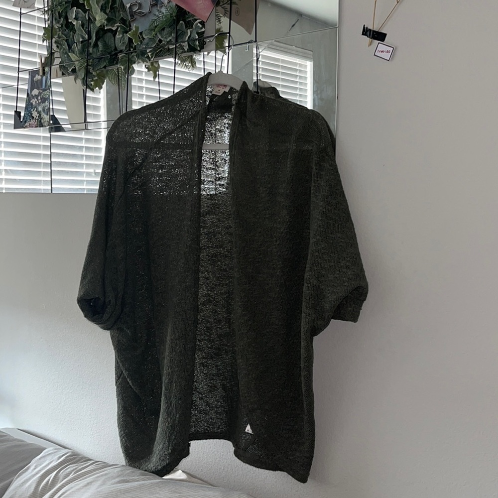 GREEN CARDIGAN LIGHT